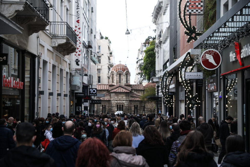 Ωράριο καταστημάτων την Κυριακή 18/12: Τι ώρα κλείνουν