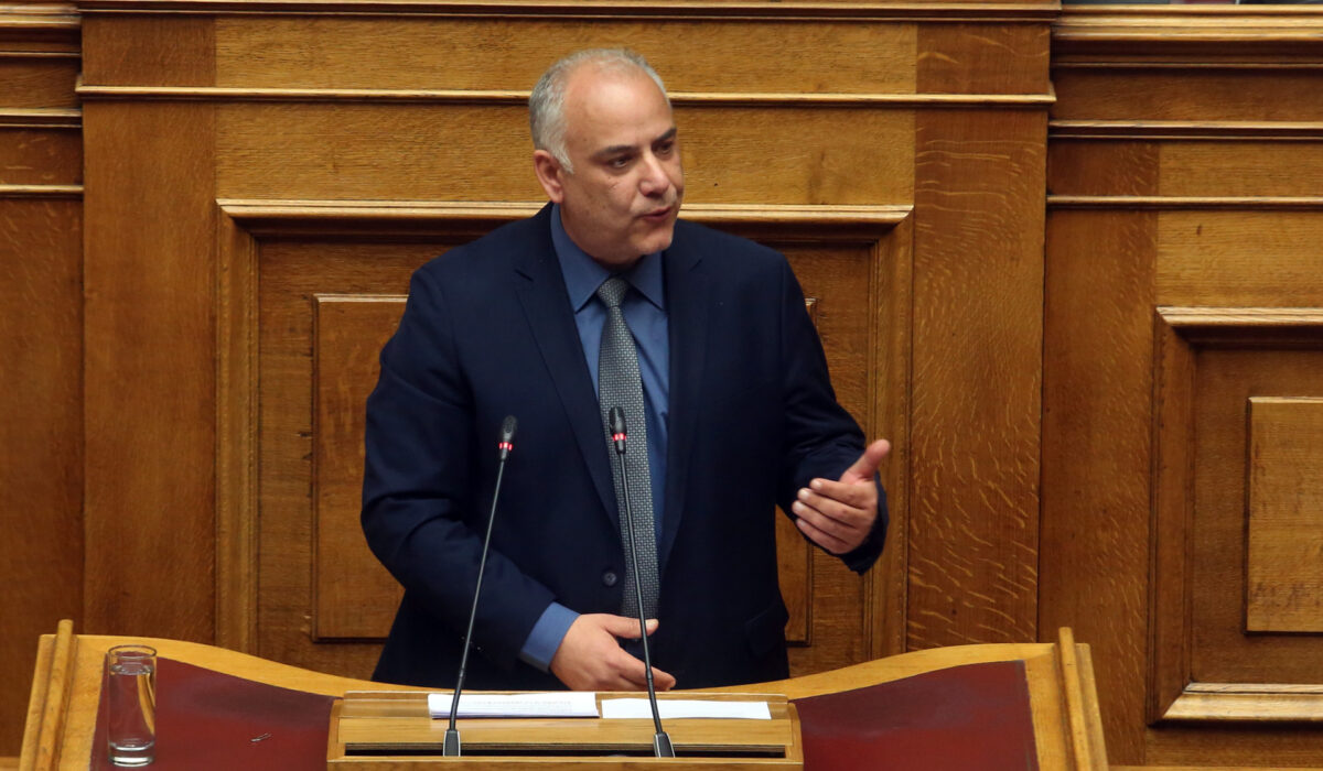 Βουλευτής της Ένωσης Κεντρώων έδωσε ψήφο εμπιστοσύνης στην κυβέρνηση