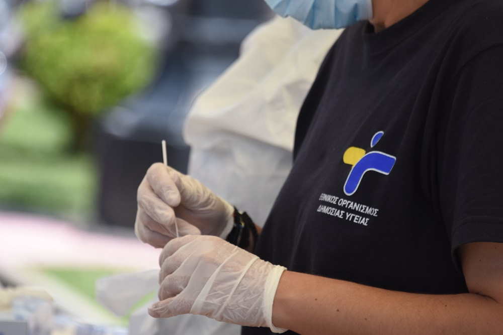 Πού εντοπίστηκαν τα 2.293 κρούσματα, όλες οι περιοχές – 1.056 στην Αττική, 189 στη Θεσσαλονίκη
