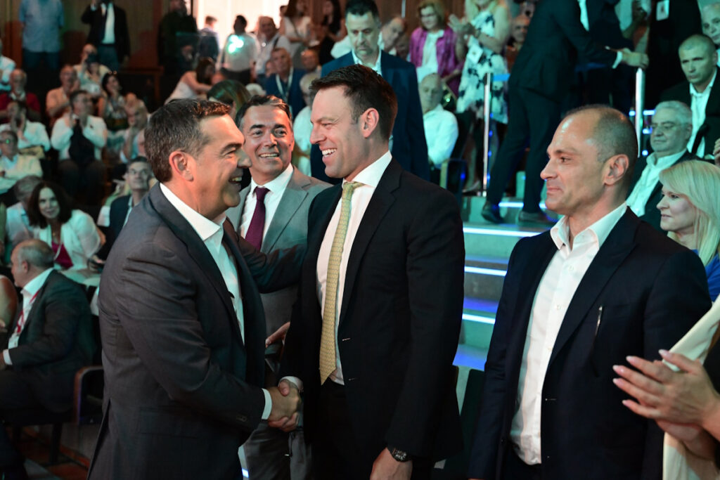 Κασσελάκης και Τσίπρας στη Διεθνή Διάσκεψη για την Ειρήνη και τη Βιώσιμη Ανάπτυξη (βίντεο)