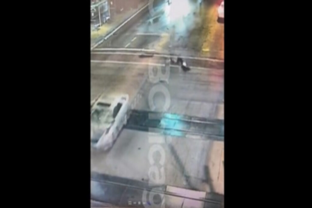 Μακελειό στο Σικάγο: Αυτοκίνητο έπεσε με ιλιγγιώση ταχύτητα σε πεζούς – Τουλάχιστον 3 νεκροί (βίντεο)