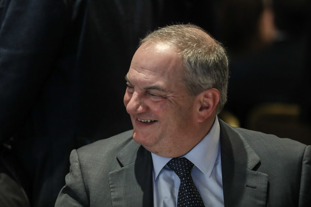 Πρώην υπουργοί ΝΔ κατά Μητσοτάκη: Η παρακαταθήκη του Καραμανλή δεν υπηρετείται από τους άτεγκτους κληρονόμους