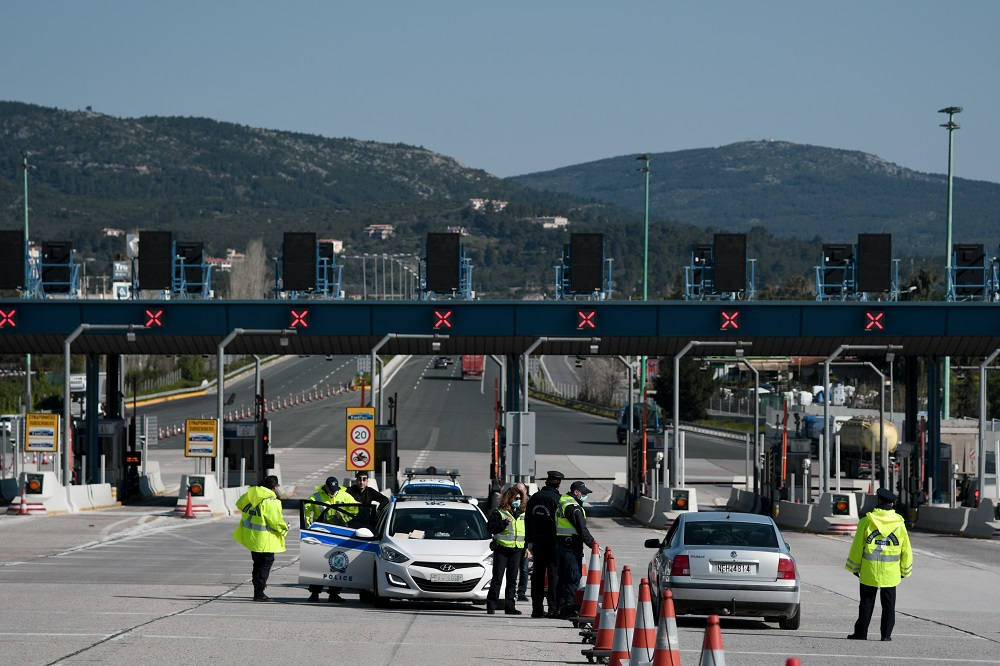 Απαγόρευση μετακίνησης: Τα πρόστιμα, τα έκτακτα μέτρα και οι αλλαγές με τον κωδικό Β4 από το Μεγάλο Σάββατο