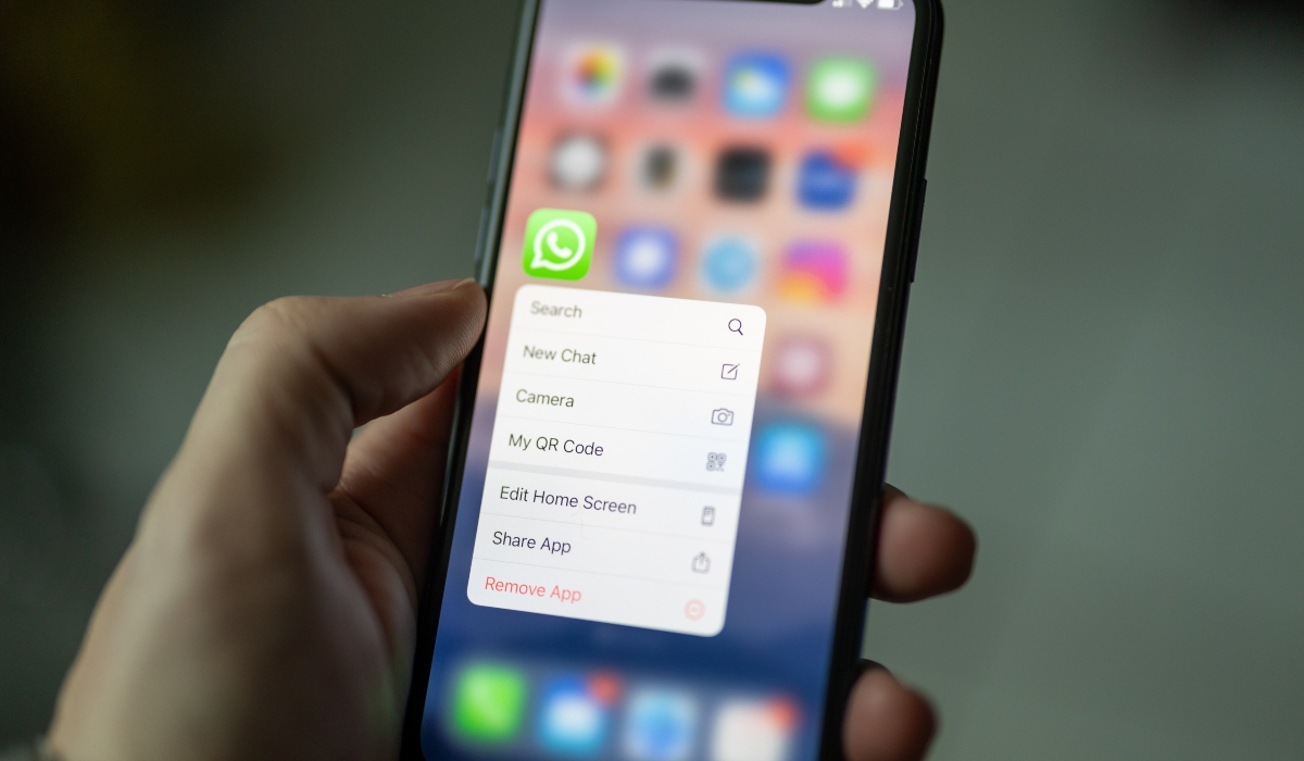 WhatsApp: Προσοχή στις «κλωνοποιημένες» εκδόσεις – Κίνδυνος για αποκλεισμό χρηστών