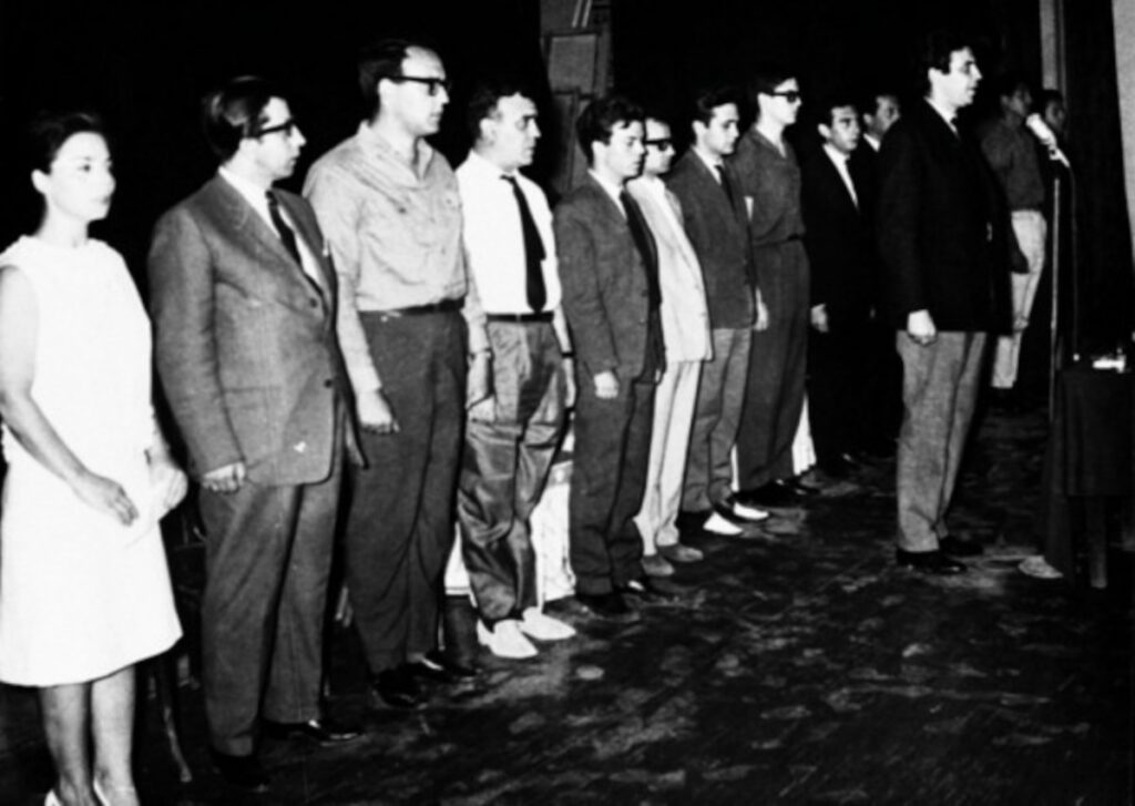 Μίκης Θεοδωράκης και Θεόδωρος Πάγκαλος στην ίδρυση της νεολαίας Λαμπράκη – Φωτογραφία ντοκουμέντο
