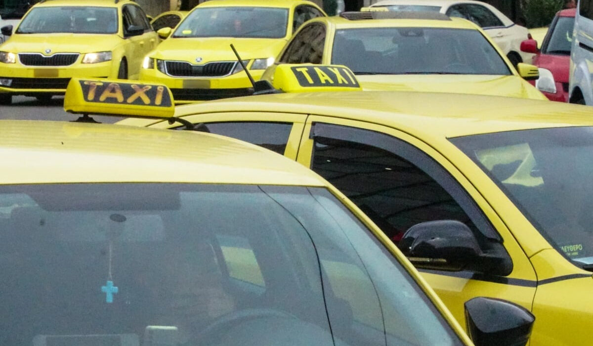 Ταξί: Αρχίζει η εφαρμογή ειδικής σήμανσης για POS