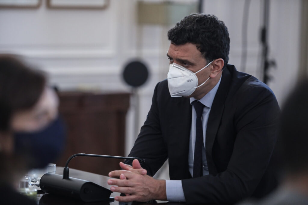 Η απουσία του Βασίλη Κικίλια από τα μέτρα για την πανδημία
