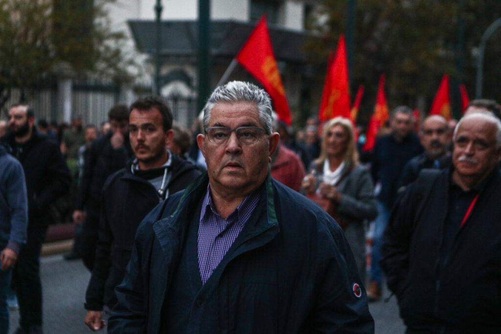 Στην πορεία για την εξέγερση του Πολυτεχνείου ο Δημήτρης Κουτσούμπας