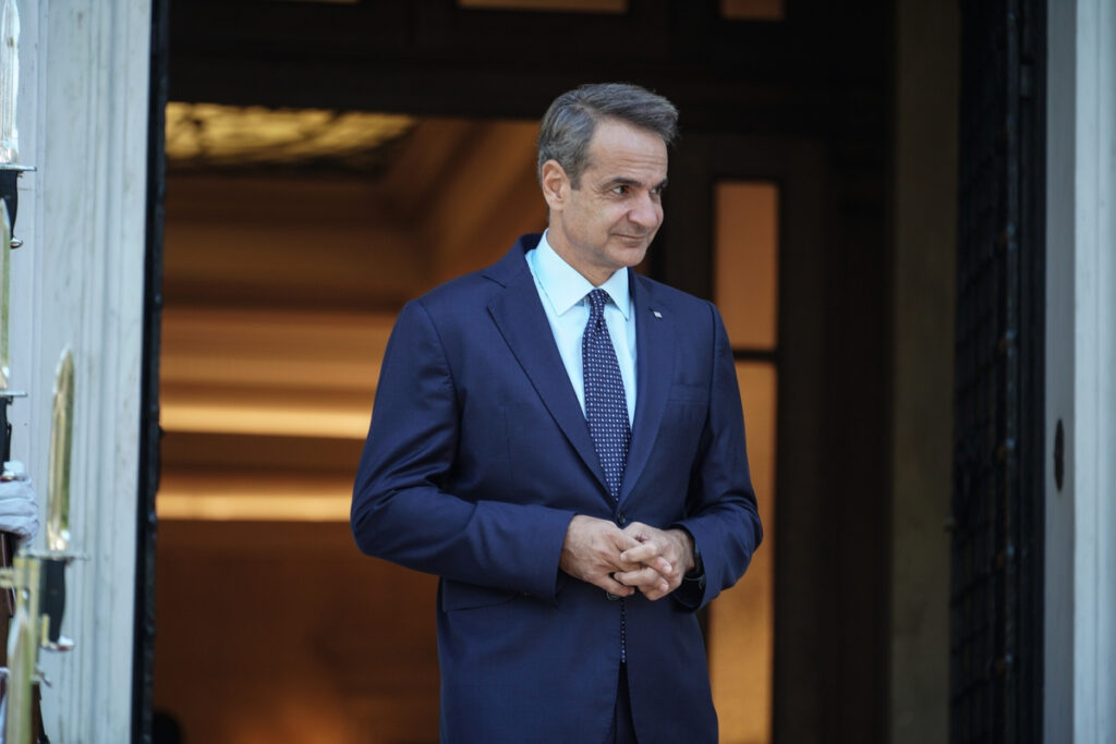 Μικρός ανασχηματισμός, μεγάλα προβλήματα: Το παρασκήνιο της κίνησης – έκπληξης Μητσοτάκη