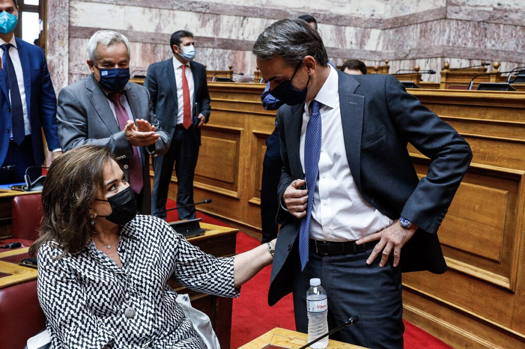 Ντόρα Μπακογιάννη: Ψευδαίσθηση