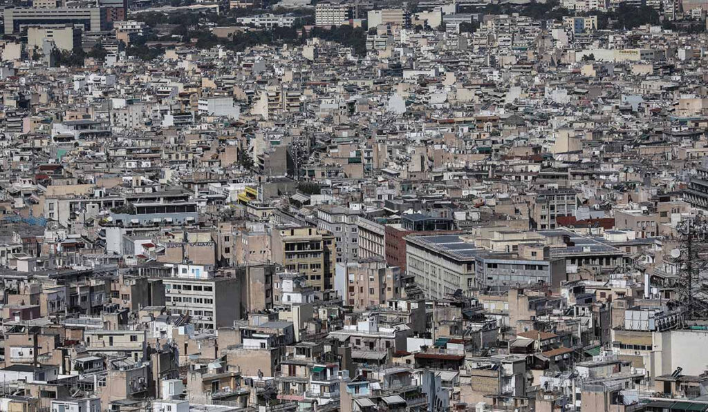 Μειώσεις στον ΕΝΦΙΑ προανήγγειλε ο Σκυλακάκης