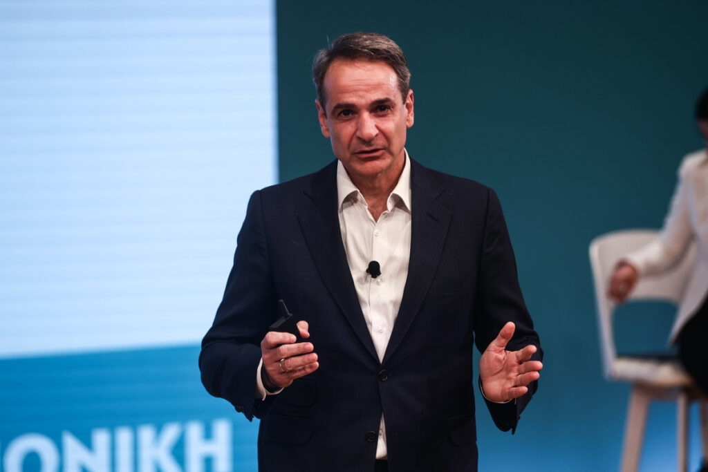 Το «παράδοξο» της ΝΔ: Ενώ «καλπάζει» στα γκάλοπ, τρέμει τις κάλπες