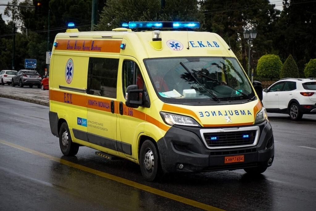 Τροχαίο στην Εθνική Οδό Αθηνών – Κορίνθου: Ανετράπη όχημα, μία γυναίκα τραυματίστηκε