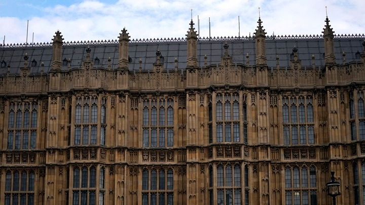 Brexit: Αντιδράσεις και δικαστικός αγώνας για να μην κλείσει η Βουλή