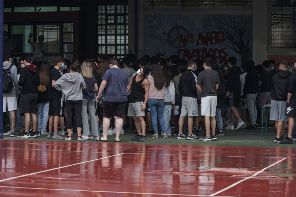 Βάσεις 2023: Ποια σχολή «έπεσε» 3.500 μόρια – Πίνακες