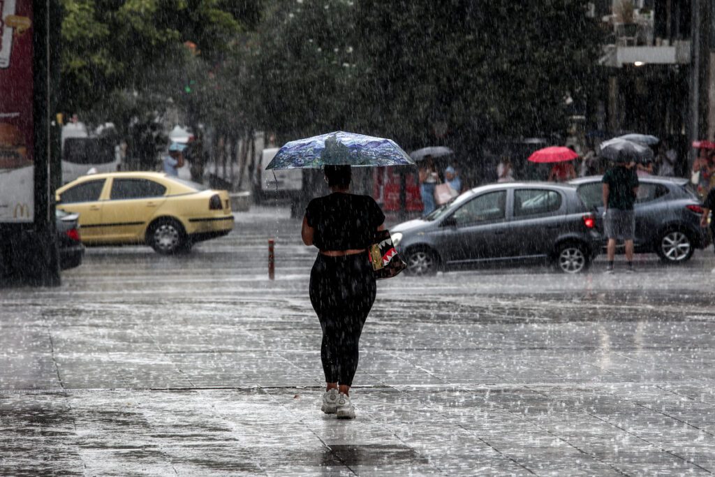 Κακοκαιρία: Προειδοποίηση Κολυδά για πιο έντονες καταιγίδες στην Αττική το Σάββατο – Οι ώρες