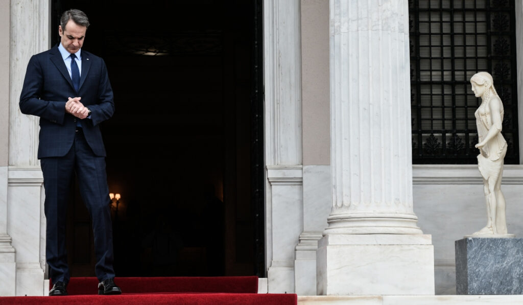 Σύνδρομο «Παναθηναϊκού» στο Μαξίμου – Πώς τα αυτογκόλ φέρνουν απότομη προσγείωση