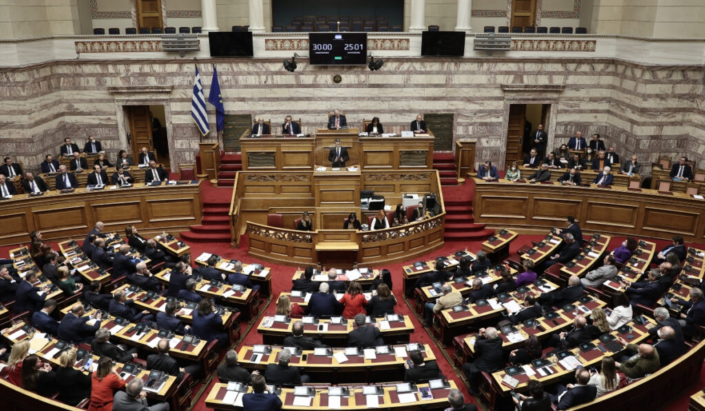 Βουλή: Πέρασε ο Προϋπολογισμός για το 2023