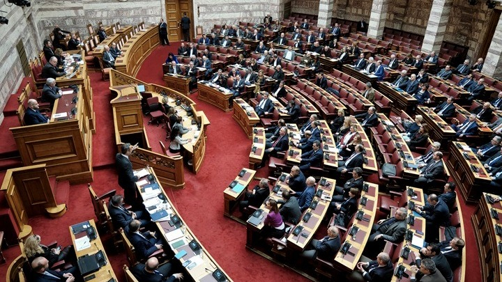 Κατώτατος μισθός: Η απόφαση για το 2020 και το «φλερτ» Τσίπρα με Γεννηματά