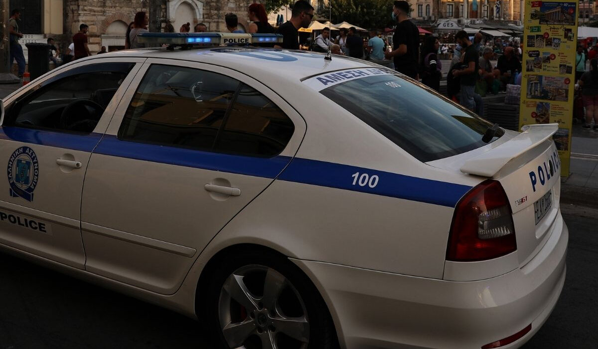 Γλυφάδα: Εξερράγη εκρηκτικός μηχανισμός σε συγκρότημα κατοικιών
