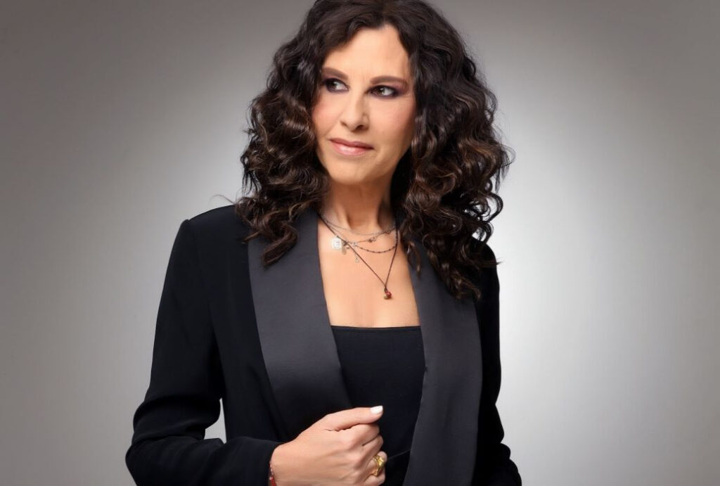 Ελευθερία Αρβανιτάκη: «Acoustic» στη Θεσσαλονίκη