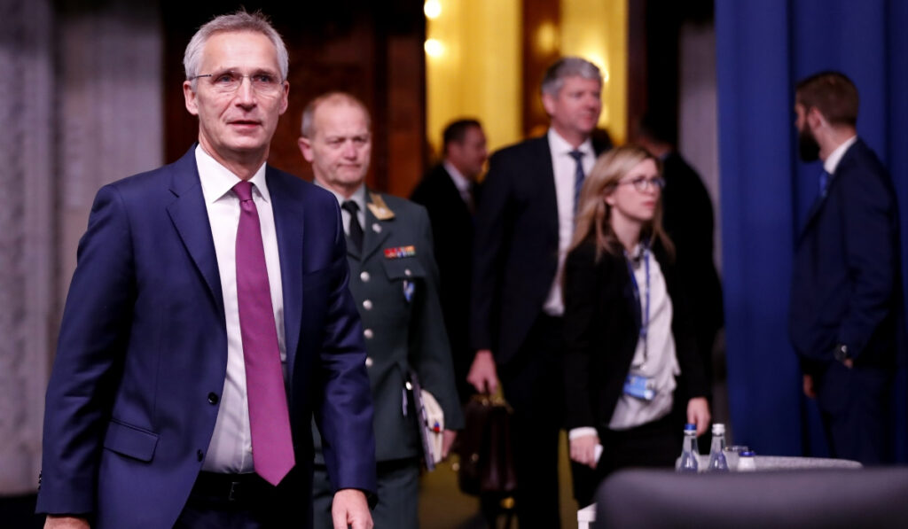 Στόλτενμπεργκ: Οι παραδόσεις όπλων στο Κίεβο είναι ο «συντομότερος δρόμος προς την ειρήνη»