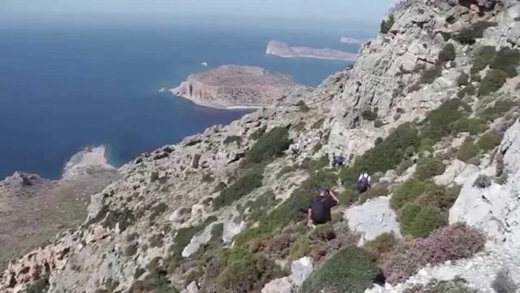 Χανιά: Επιτυχής επιχείρηση διάσωσης 33χρονου από την Ουρουγουάη σε δύσβατο μονοπάτι