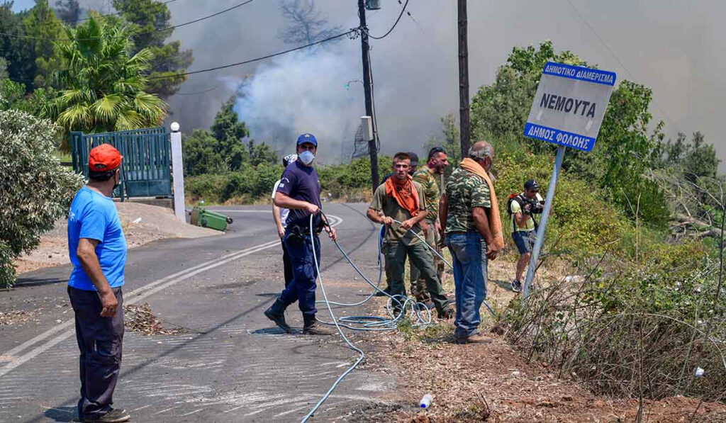Φωτιά στην Ηλεία: Συνεχίζονται οι αναζωπυρώσεις – Σε κατάσταση έκτακτης ανάγκης τέσσερις δημοτικές ενότητες
