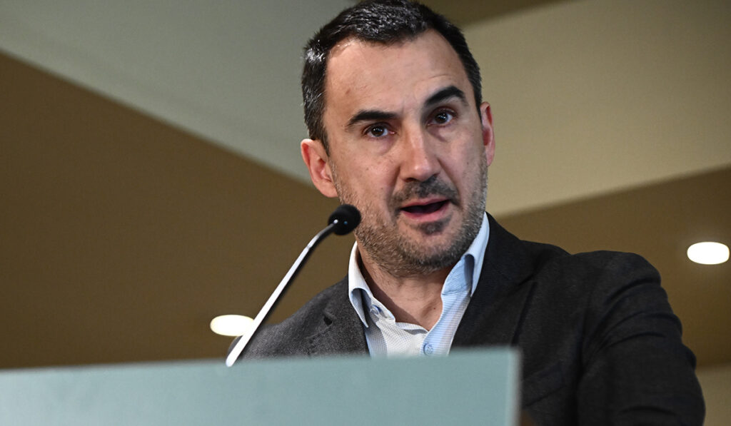 Αλλάζει «ρότα» ο Χαρίτσης και στέλνει προσκλητήριο «προοδευτικού μετώπου» σε ΣΥΡΙΖΑ και ΠΑΣΟΚ