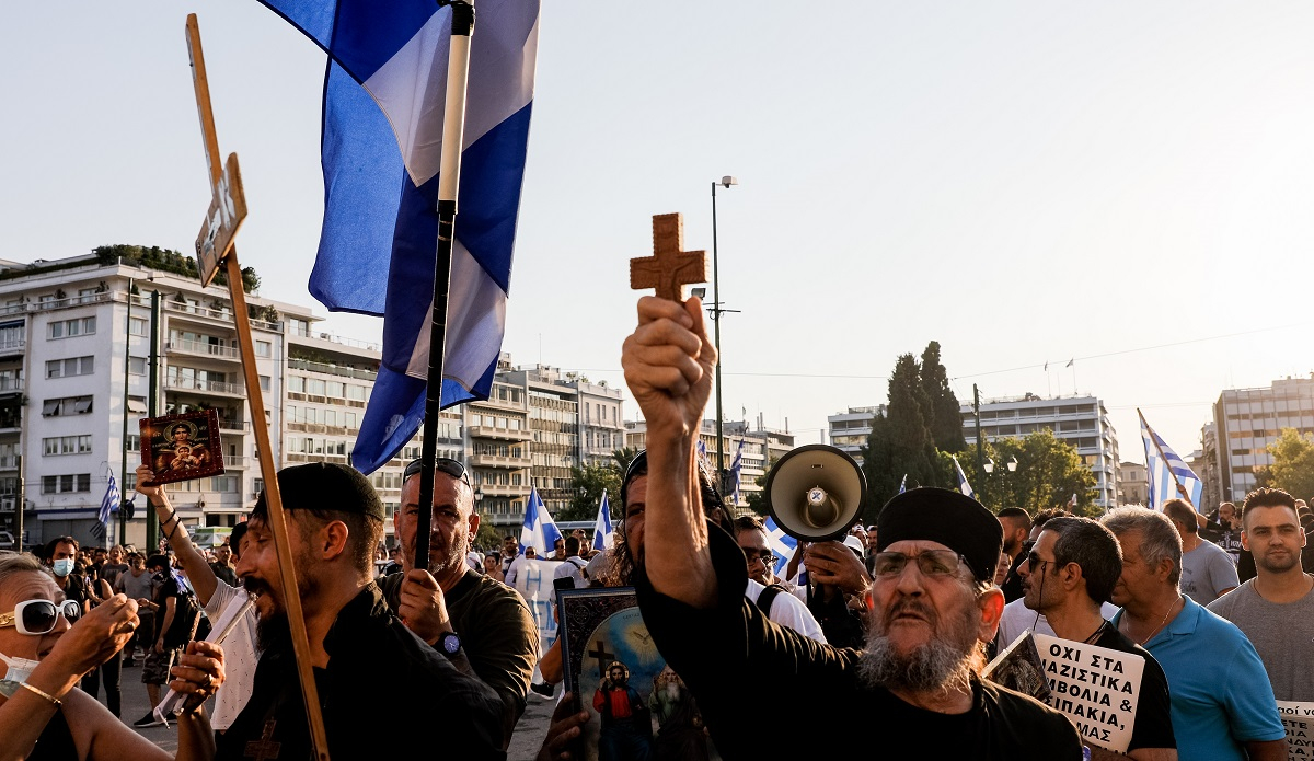 Χαμός στο Twitter με την συγκέντρωση αντιεμβολιαστών στο Σύνταγμα