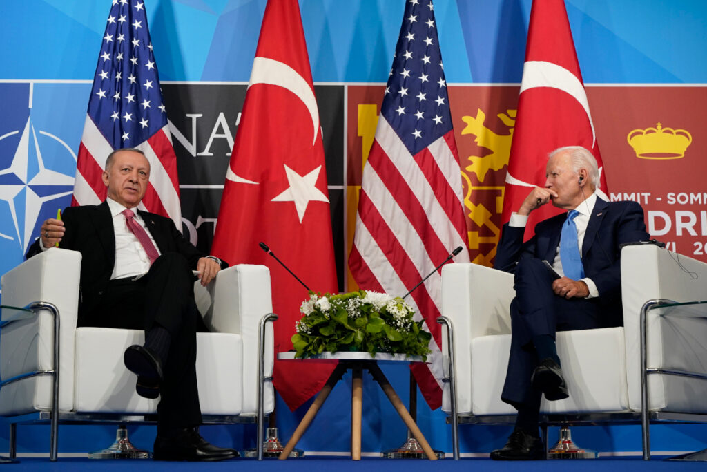 Washington Examiner: Καρκίνωμα ο Ερντογάν – Ο Μπάιντεν να προστατέψει τον Καντέρ