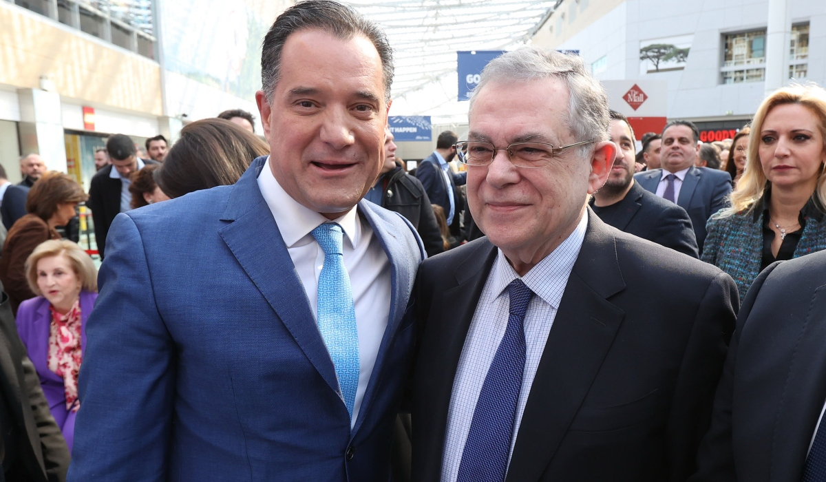 Ο Λουκάς Παπαδήμος «χειροκροτητής» του Άδωνη