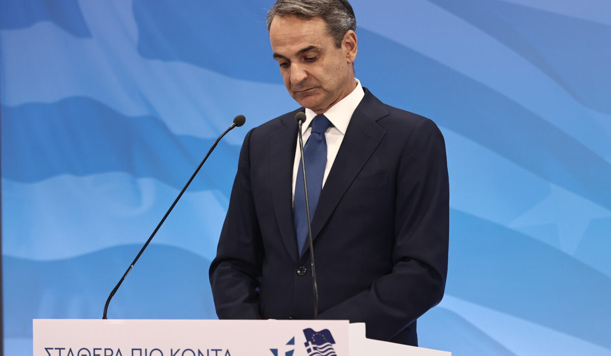 Σε βέρτιγκο το Μαξίμου – Έφερε αμηχανία η πρώτη μεγάλη ήττα Μητσοτάκη
