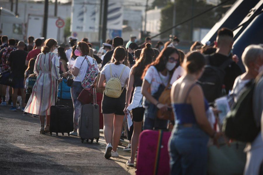 Έρχονται νέα μέτρα μαζί με την επιστροφή από διακοπές