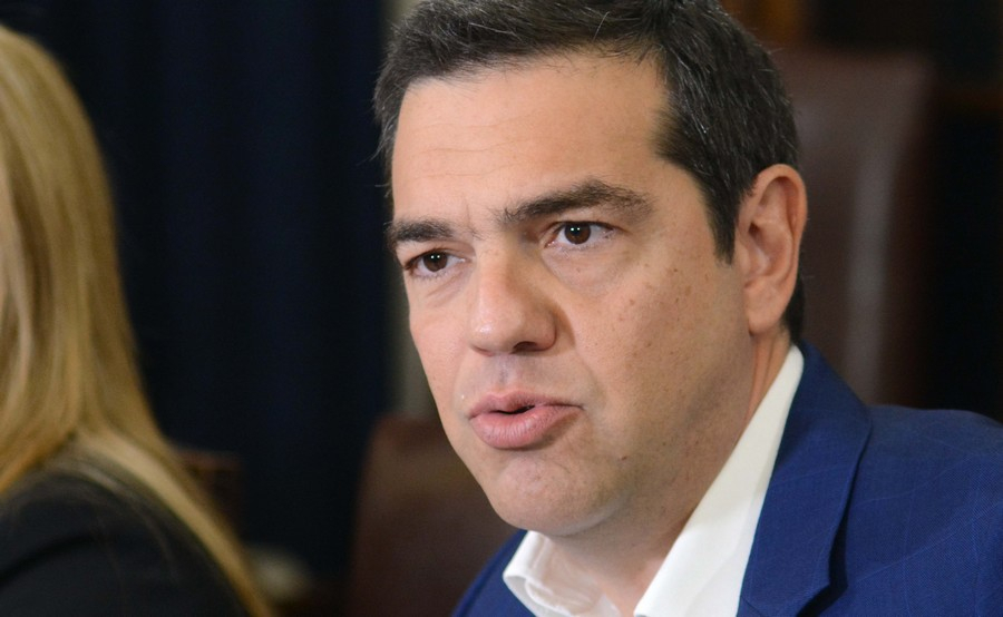 Τσίπρας στην Εφημερίδα των Συντακτών: «Την ερχόμενη Κυριακή καταρρέει η απάτη Μητσοτάκη»