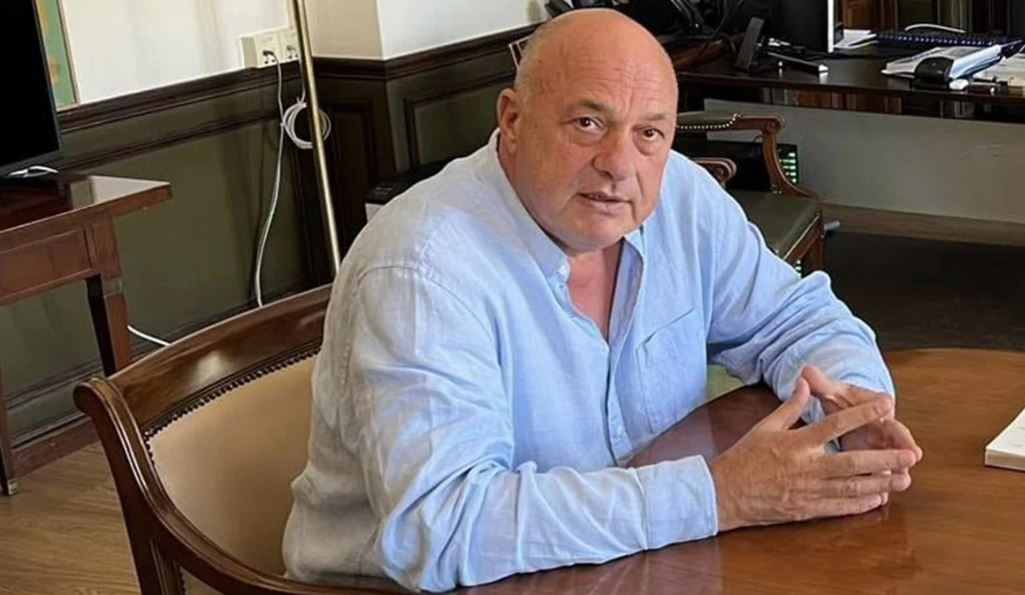 Όταν ο Κώστας Πουλάκης έθεσε σε αργία τον Μπέο και ανέλαβε άλλος Δήμαρχος
