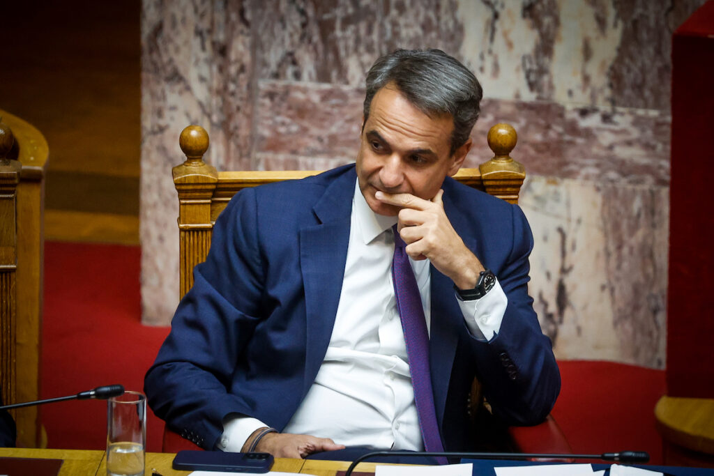 Θα κάνει Συνταγματική Αναθεώρηση με την Ακροδεξιά – Γιατί δεν απαντά ο πρωθυπουργός