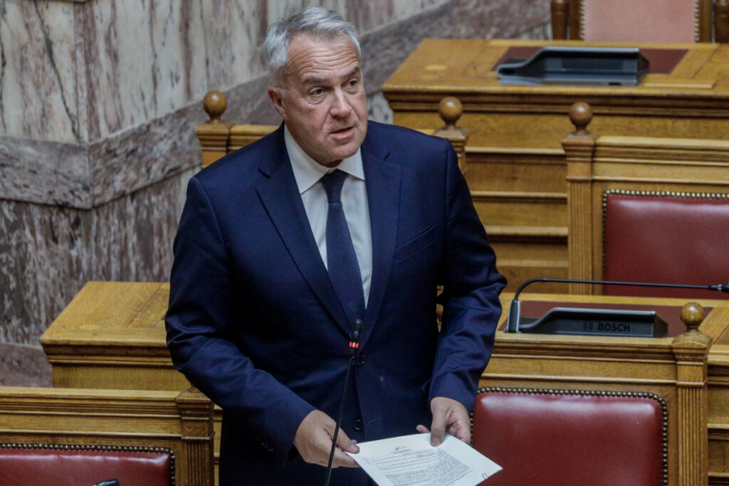Ο Βορίδης «μυρίζει εκλογές» και καλεί τους ομογενείς να εγγραφούν στους καταλόγους