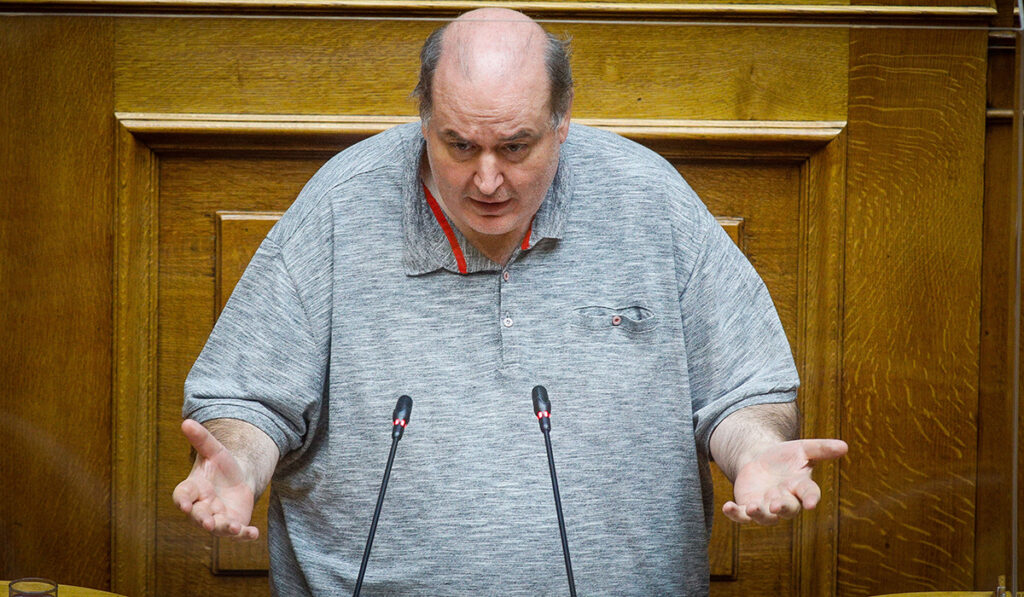 Φίλης: Ποιος νοσηρός πολιτικός εγκέφαλος σκέφτηκε το 50%+1 κρουσμάτων για να κλείσει η τάξη