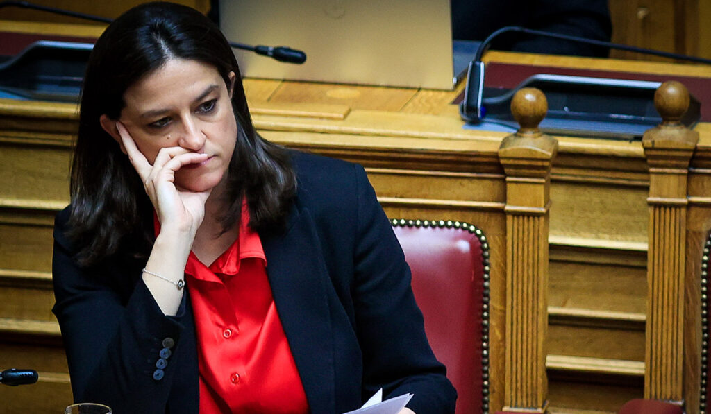 Απανωτά «Limit Down» για τη Νίκη Κεραμέως