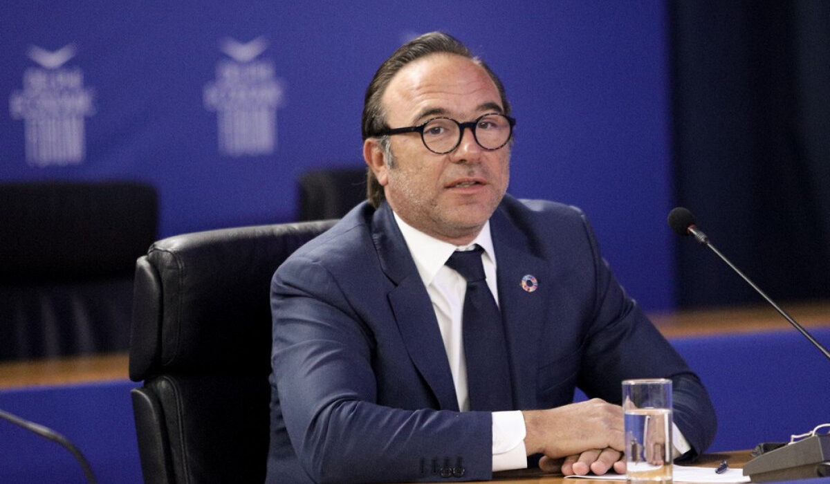 Πέτρος Κόκκαλης στο iEnergeia.gr: Η κυβέρνηση νομοθετεί «μαύρο σε όλα»