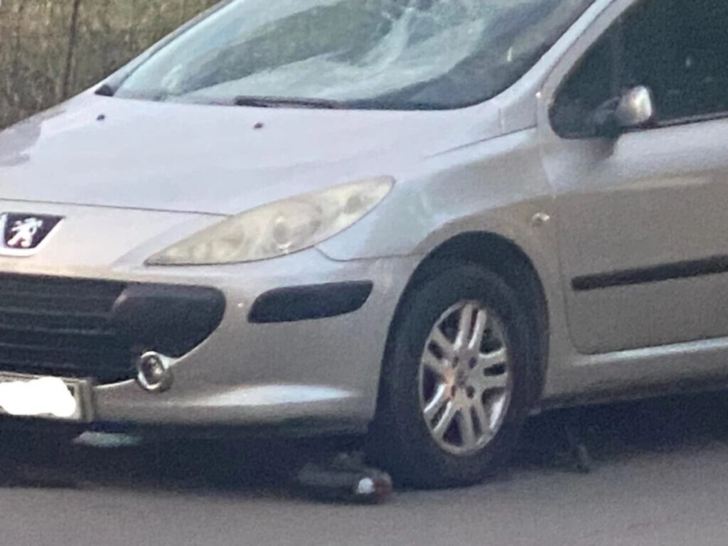 Σοβαρό τροχαίο στην Καλαμάτα: Πατίνι με δύο 15χρονα συγκρούστηκε με αυτοκίνητο