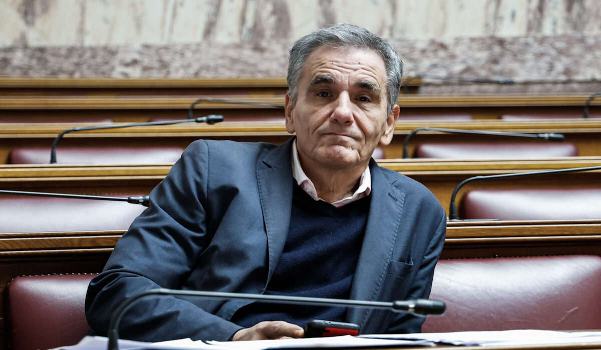 Τσακαλώτος: «Οι προοδευτικές δυνάμεις πρέπει να συζητήσουμε για την κατάσταση της πραγματικής οικονομίας»