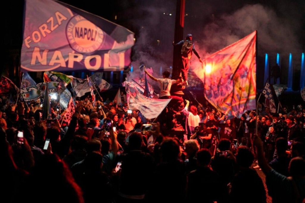 «Κάηκε» η Νάπολη για την κατάκτηση του πρωταθλήματος μετά από 33 χρόνια (Απίστευτα βίντεο)