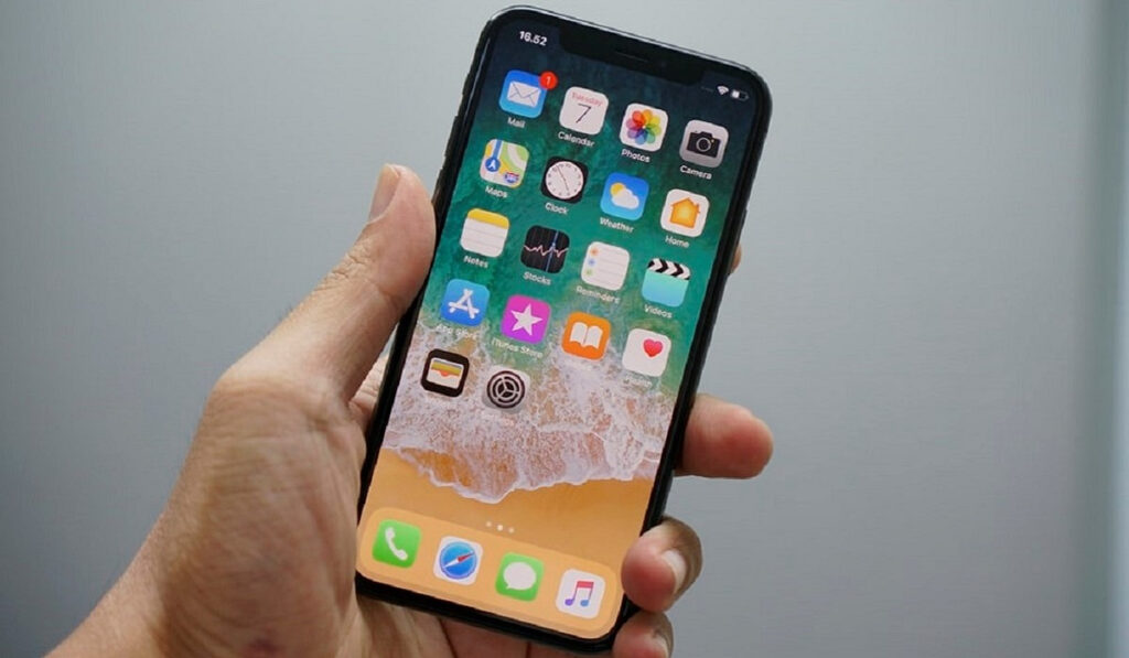 Το «τρωτό» σημείο του iPhone: Γιατί πρέπει να αλλάξετε τις εργοστασιακές ρυθμίσεις