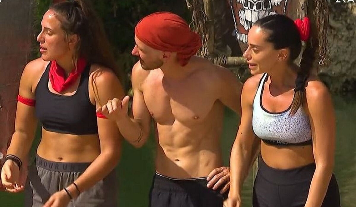 Survivor 2024 – Αντωνά: «Δεν σιχαίνεται η Ασημίνα, βάζει χέρι και σε πλένει… παντού»