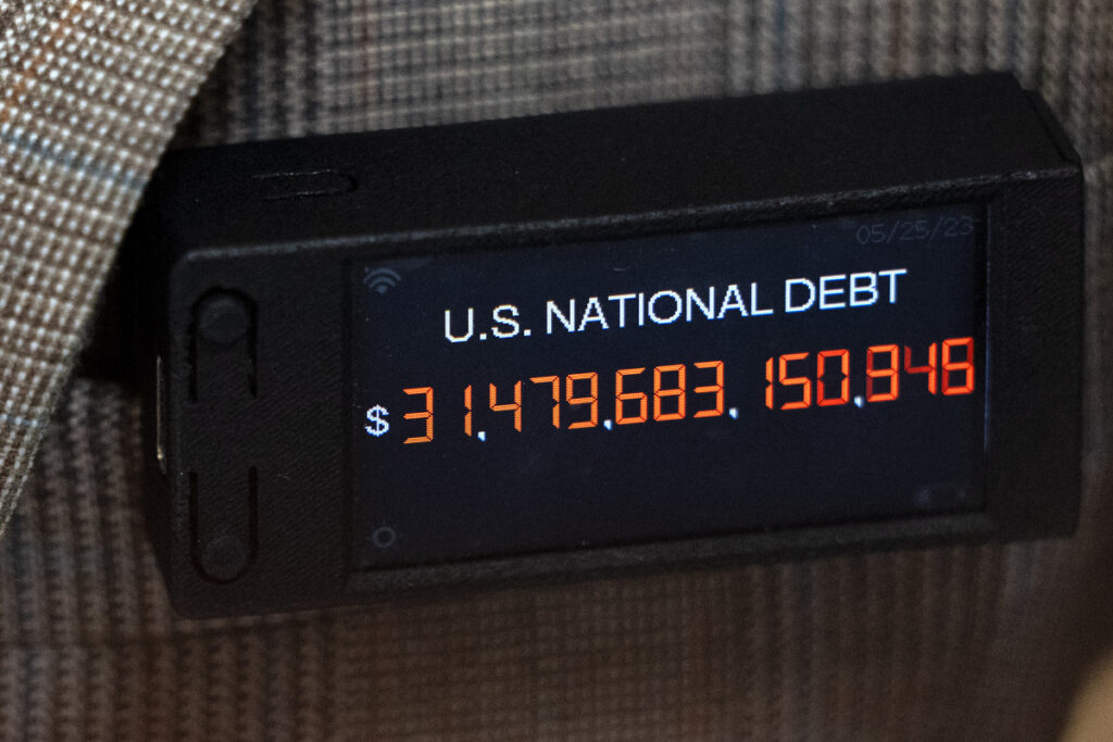 Τα ξημερώματα η κρίσιμη ψηφοφορία για το χρέος των ΗΠΑ