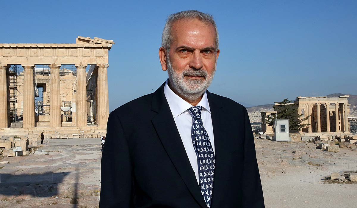 Ιωάννης Σαρμάς: Μπλέξιμο