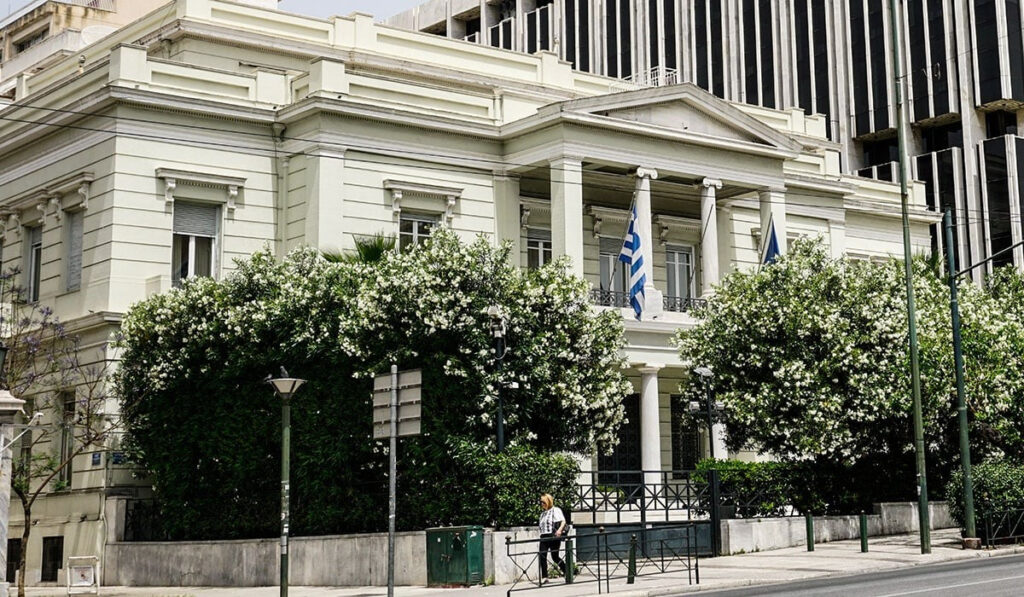 ΥΠΕΞ: «Η ελληνική κυβέρνηση καταδικάζει απερίφραστα τις επιθέσεις του Ιράν προς το Ισραήλ»