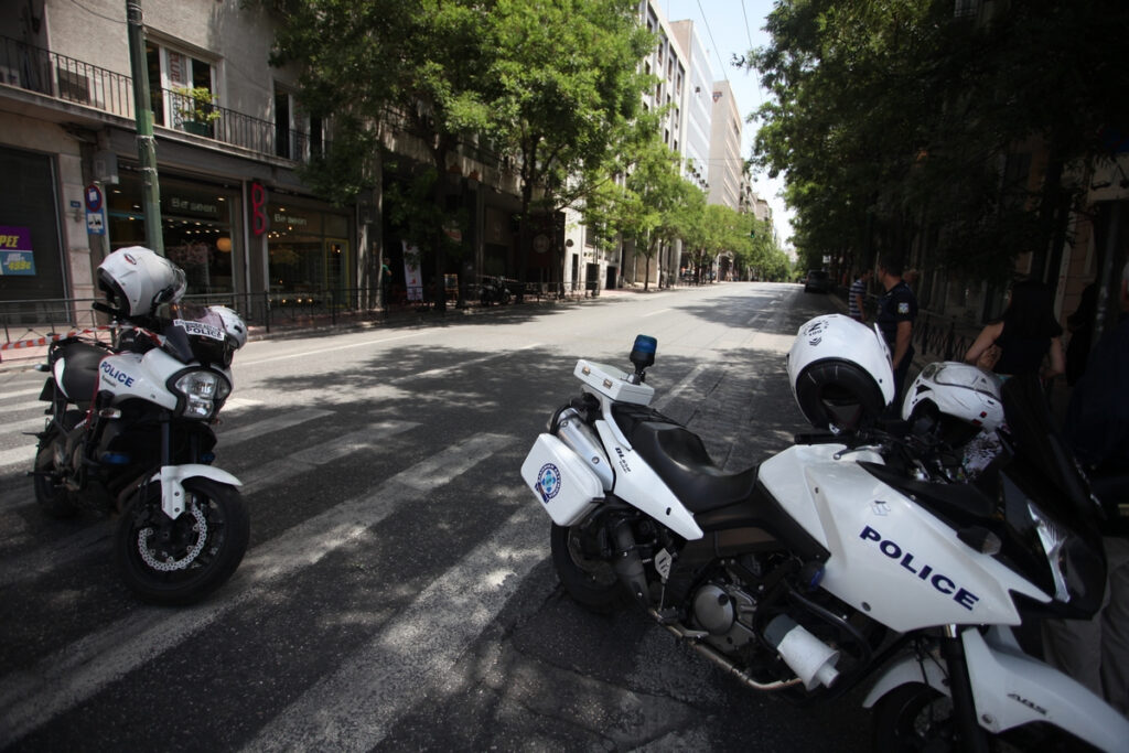 Ζωγράφου: Άνδρας μαχαίρωσε περαστικούς – Τέσσερις τραυματίες